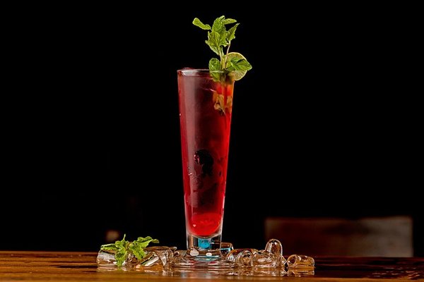 Cocktails maison et tapas délicieux : saveurs et convivialité garanties